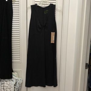 Sahalie LP Black Travel Dress